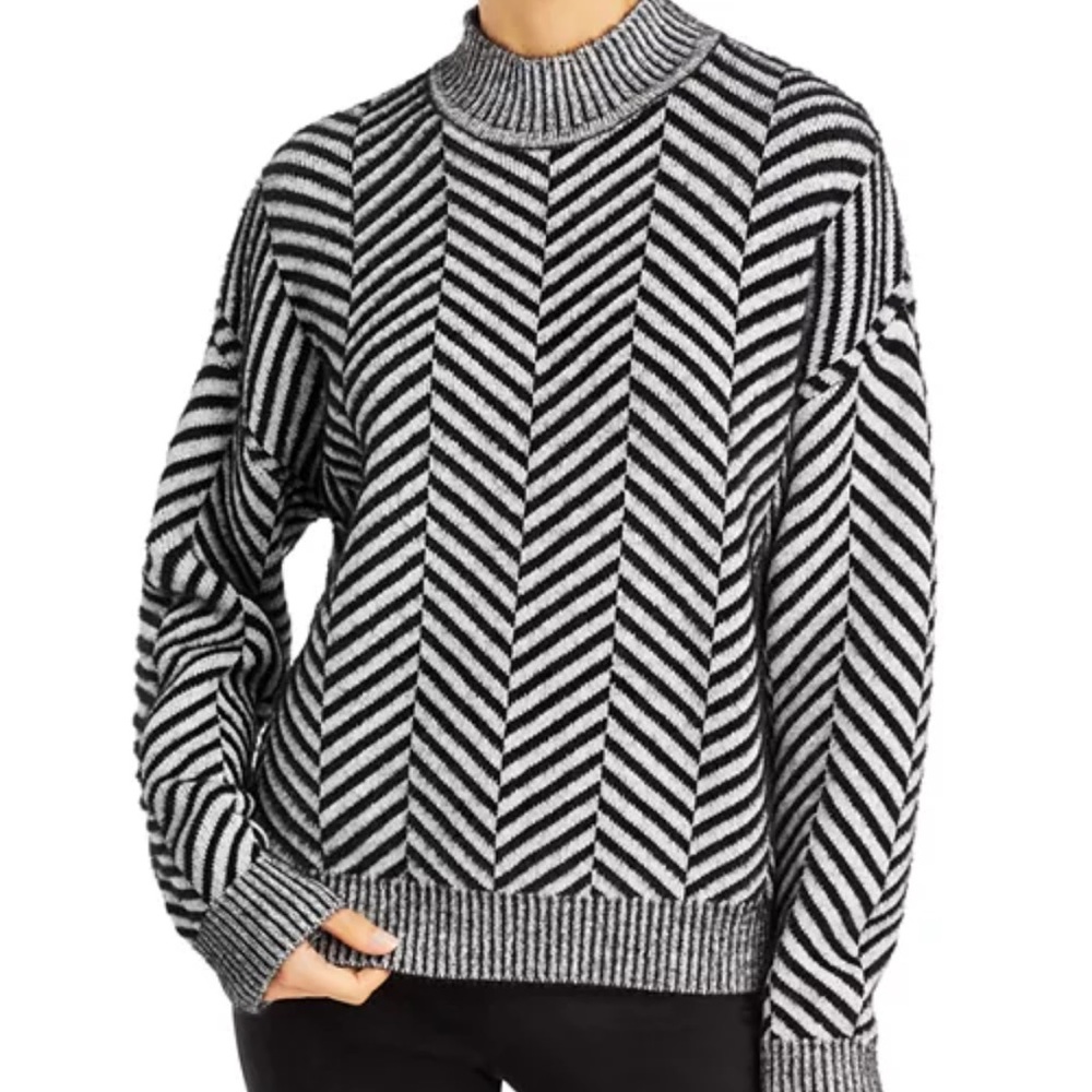 Tahari Printed Crew Neck Sweater, Size Large, NWT, Relaxed Fit, Soft & Stylish